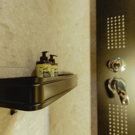 Metis Urbane Living Spaces Athena Bagian luar foto