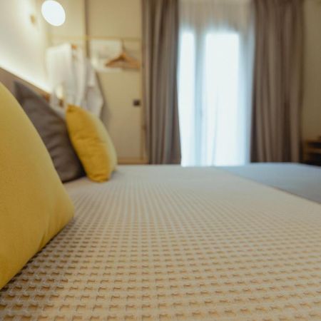 Metis Urbane Living Spaces Athena Bagian luar foto