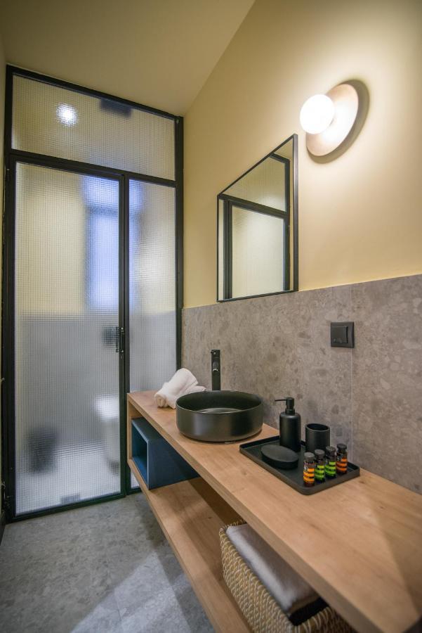 Metis Urbane Living Spaces Athena Bagian luar foto