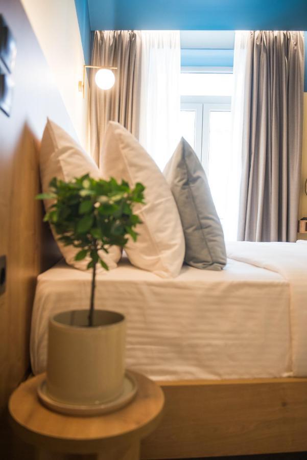 Metis Urbane Living Spaces Athena Bagian luar foto