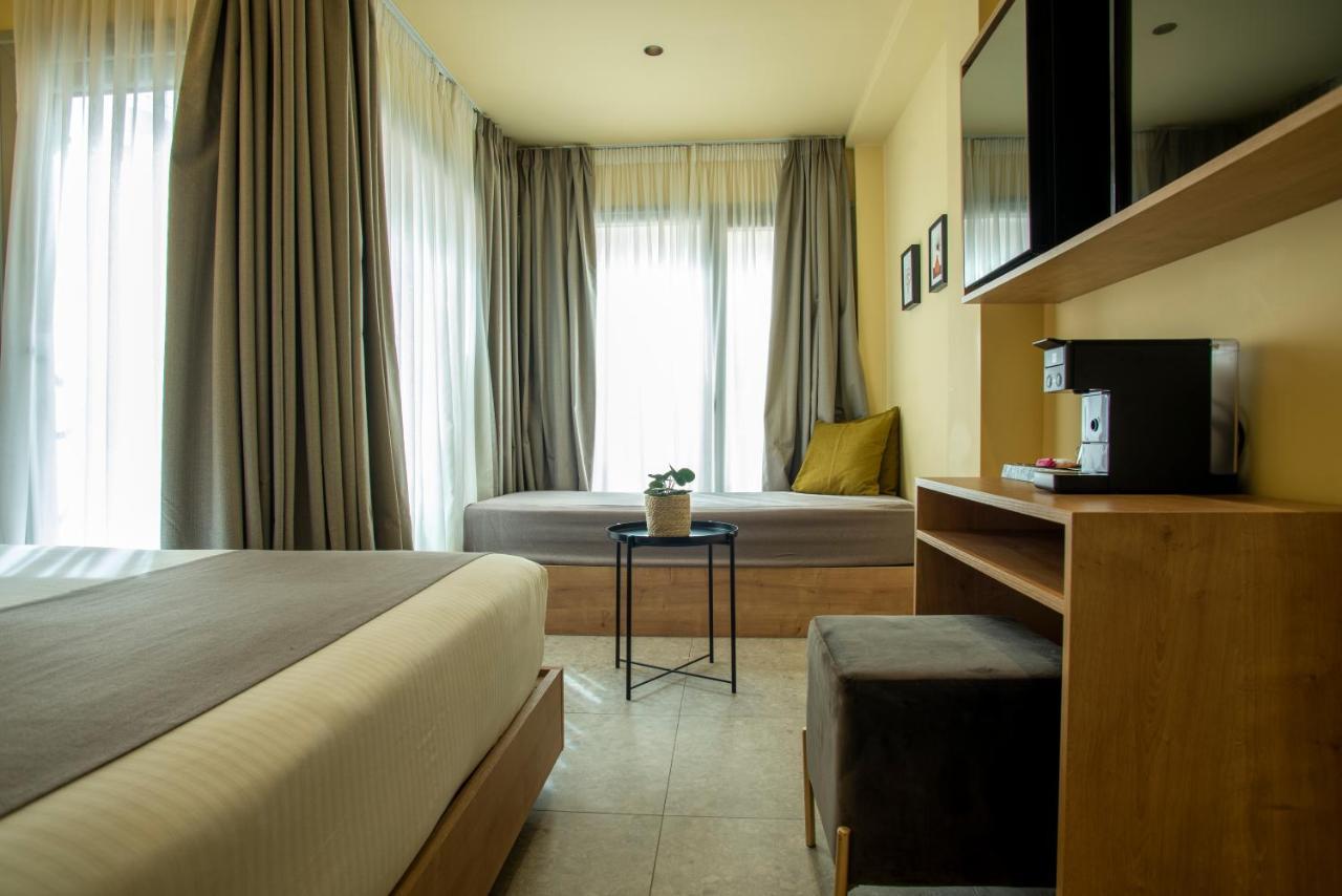 Metis Urbane Living Spaces Athena Bagian luar foto