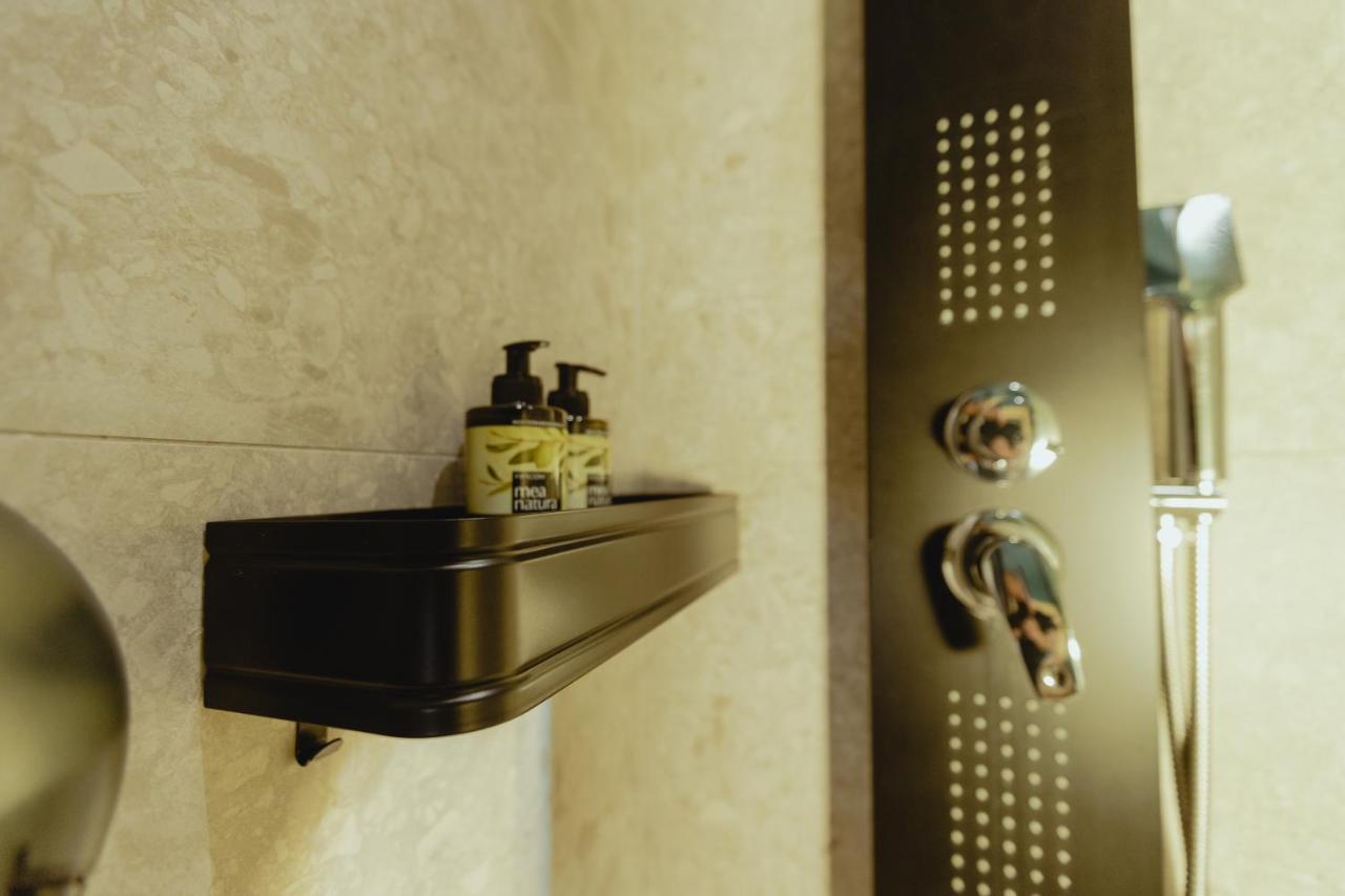 Metis Urbane Living Spaces Athena Bagian luar foto