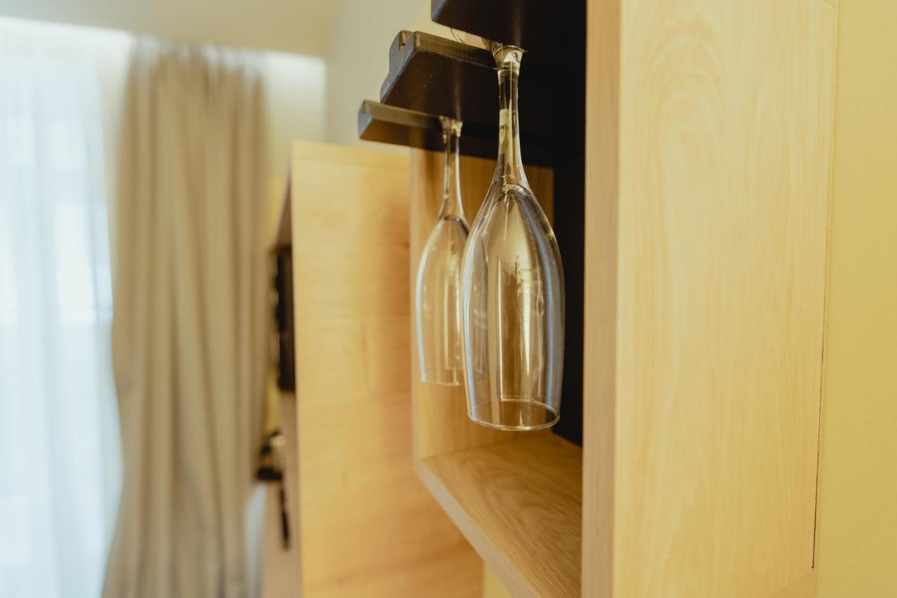 Metis Urbane Living Spaces Athena Bagian luar foto