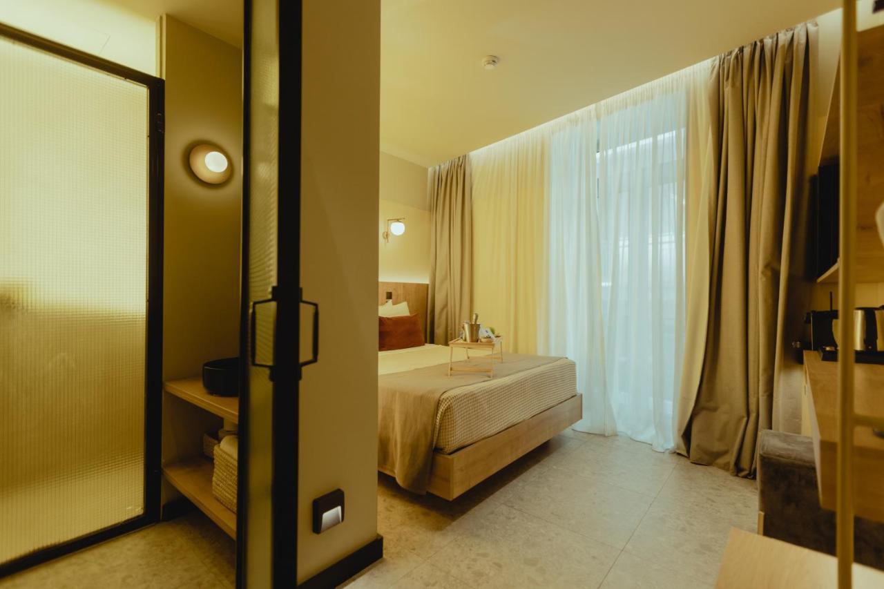 Metis Urbane Living Spaces Athena Bagian luar foto